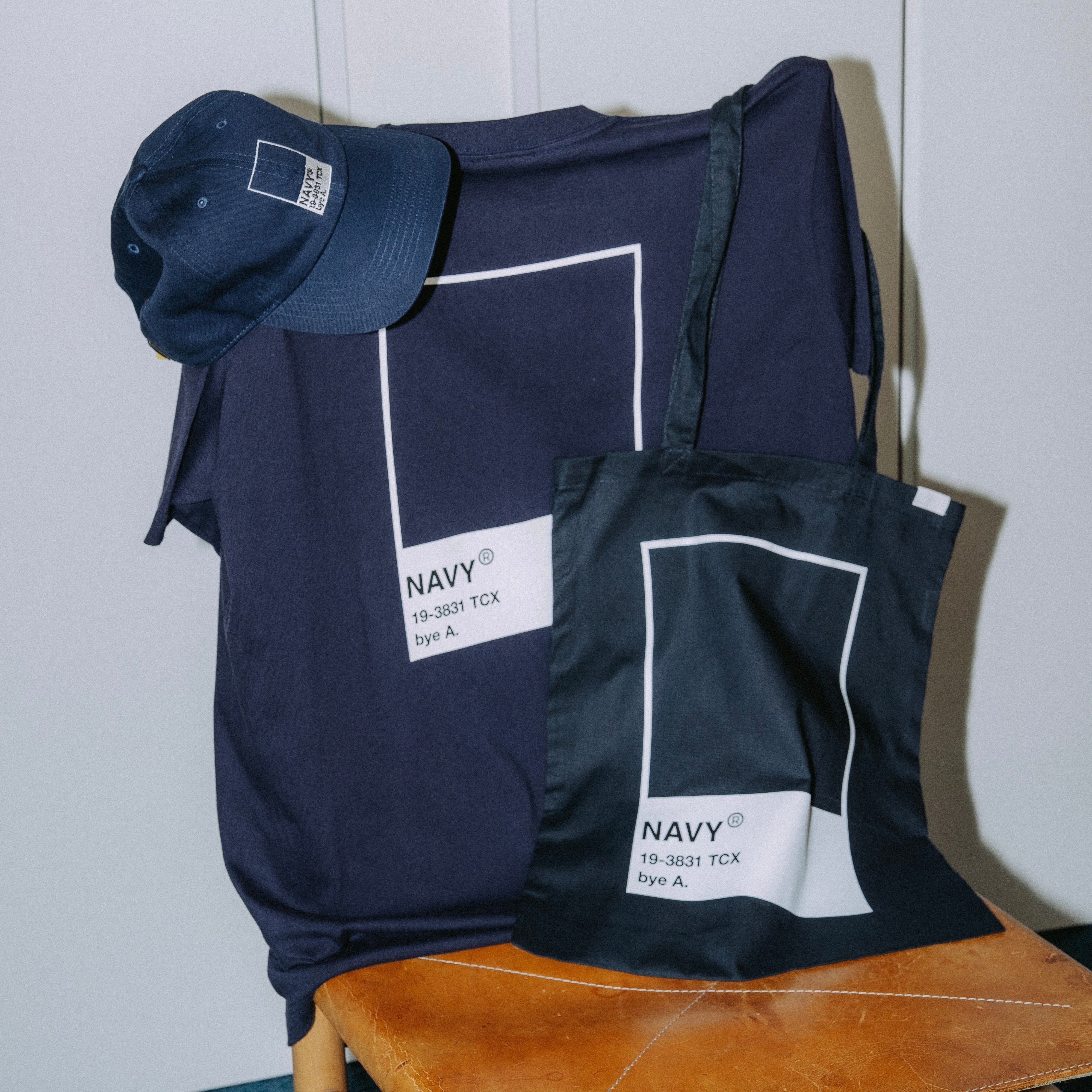 COLOR TEE NAVY（カラーTシャツネイビー）｜byeA.（バイエー）OFFICIAL ONLINE STORE